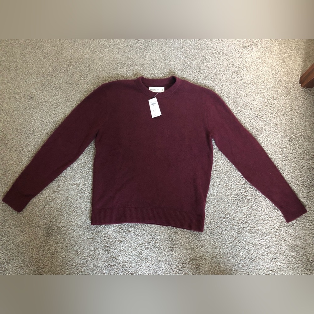Mens small soft Abercrombie & Fitch A&F sweater, new with tags